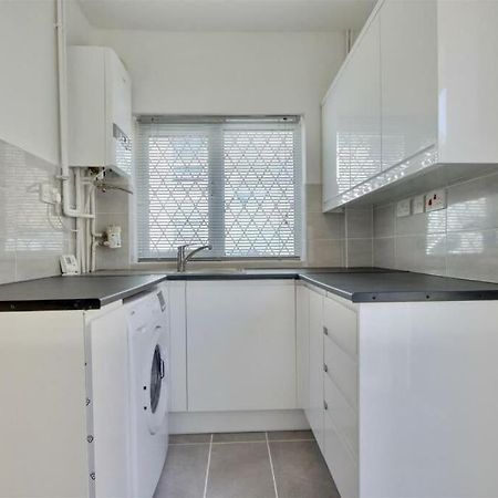 Improved Private House In Central Location Portsmouth Exterior foto