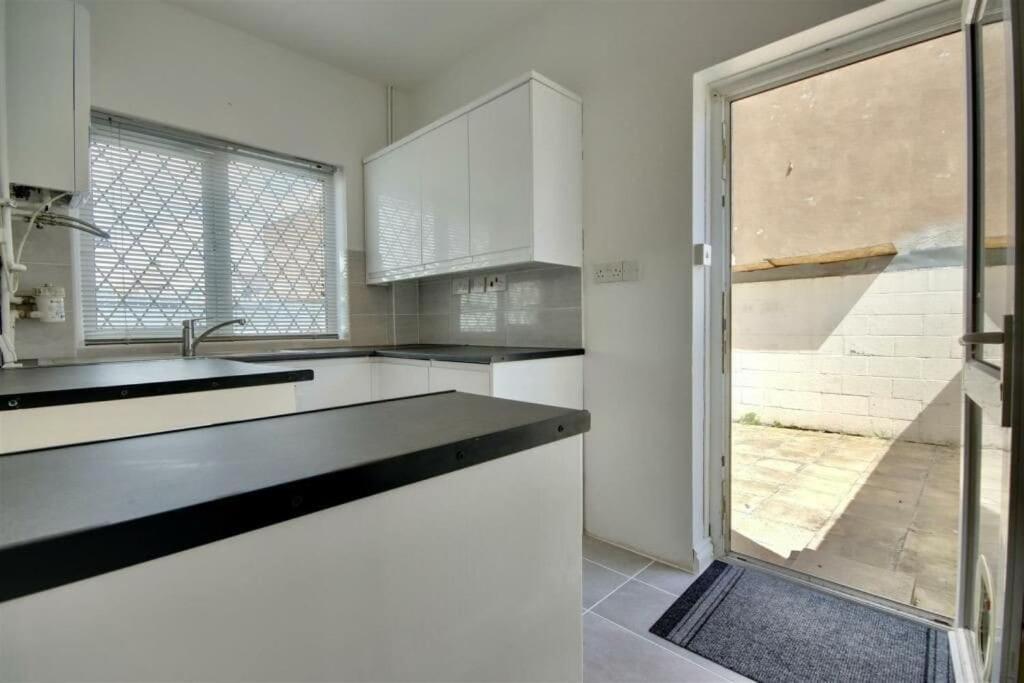 Improved Private House In Central Location Portsmouth Exterior foto